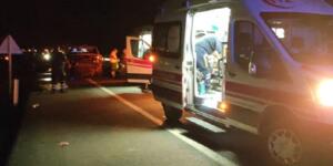 Minibüs Koyun sürüsüne çarptı:7 kişi yaralandı
