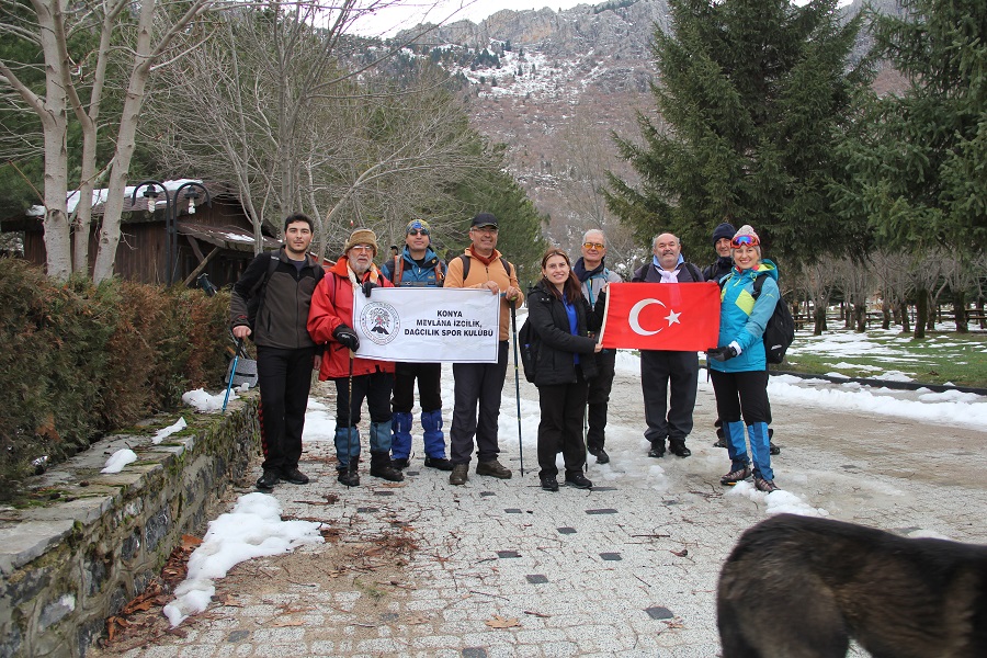 Konya Mevlana dağcılık kulübü üyeleri Ferzine Mağarasına tırmandı