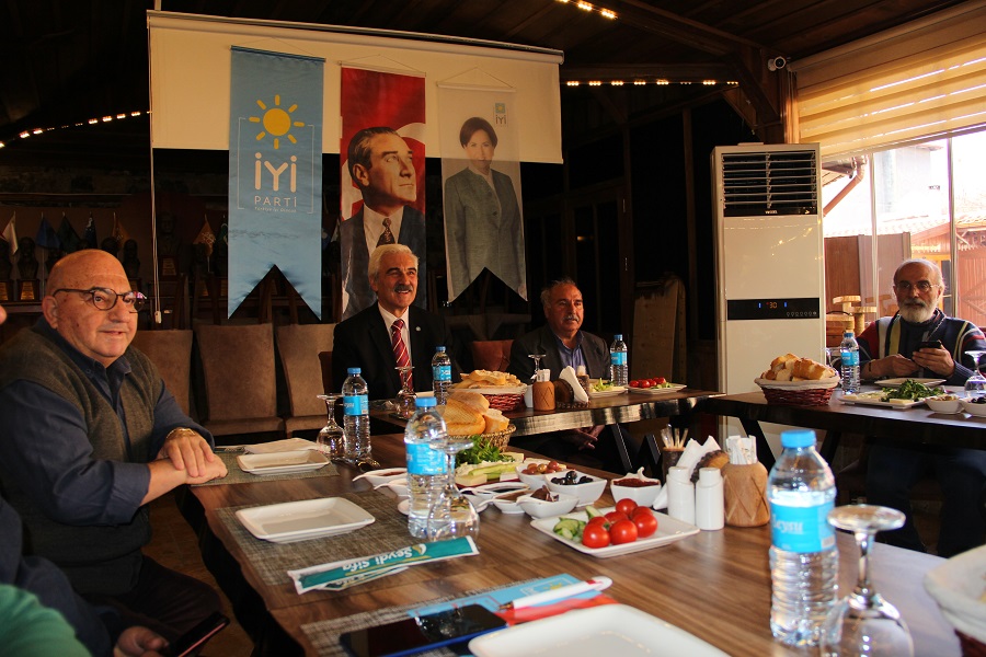 İyi Parti Seydişehir İlçe teşkilatı gazetecilerle buluştu