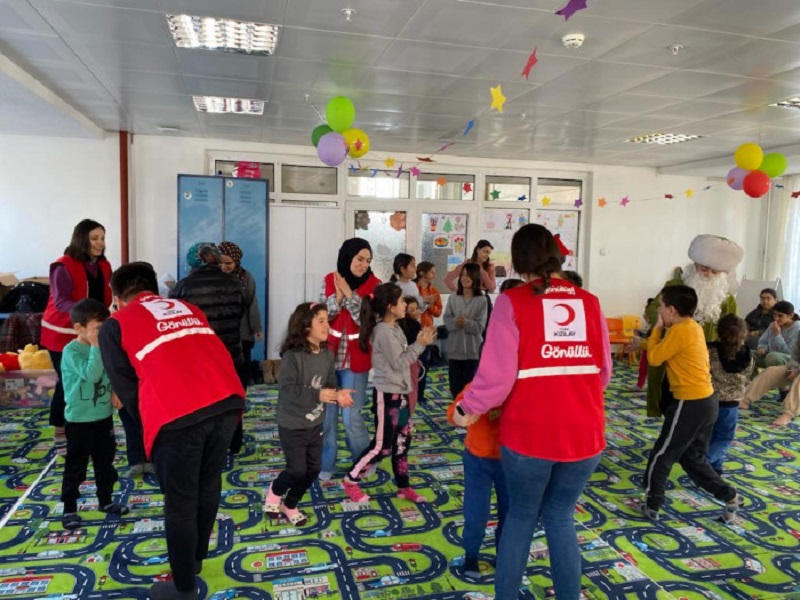 Seydişehir Kızılay’dan depremzede çocuklarına moral ve motivasyon desteği