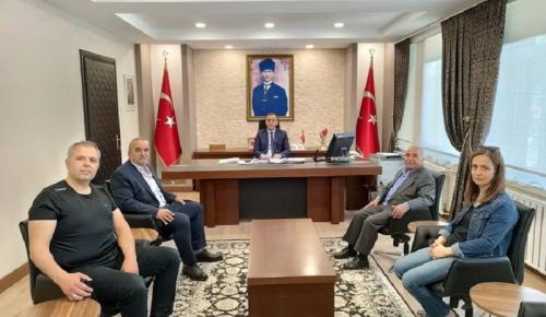 Seydişehir Gazeteciler Cemiyeti Yönetimi Kaymakam Cevdet Bakkal’ı ziyaret etti