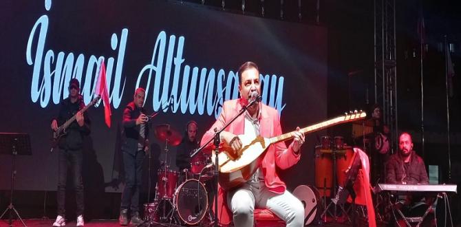 Cumhuriyet Bayramı etkinliklerinde İsmail Altunsaray sahne aldı