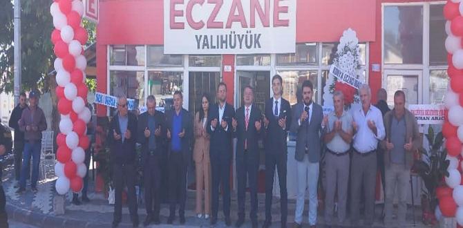 Yalıhüyük’e 20 yıl aradan sonra Eczane açıldı