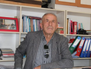 81 yaşındaki Muzaffer Sarıkaya 60 yıllık sanat hayatıyla hâlâ sahnelerde