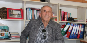 81 yaşındaki Muzaffer Sarıkaya 60 yıllık sanat hayatıyla hâlâ sahnelerde